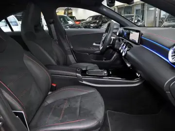 Mercedes-Benz CLA 200d AMG COUPE