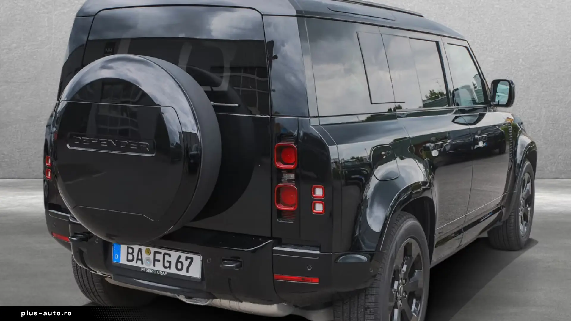 Land Rover Defender 110 X-Dynamic SE D300 Pano
