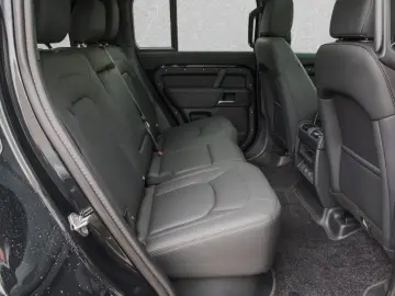 Land Rover Defender 110 X-Dynamic SE D300 Pano
