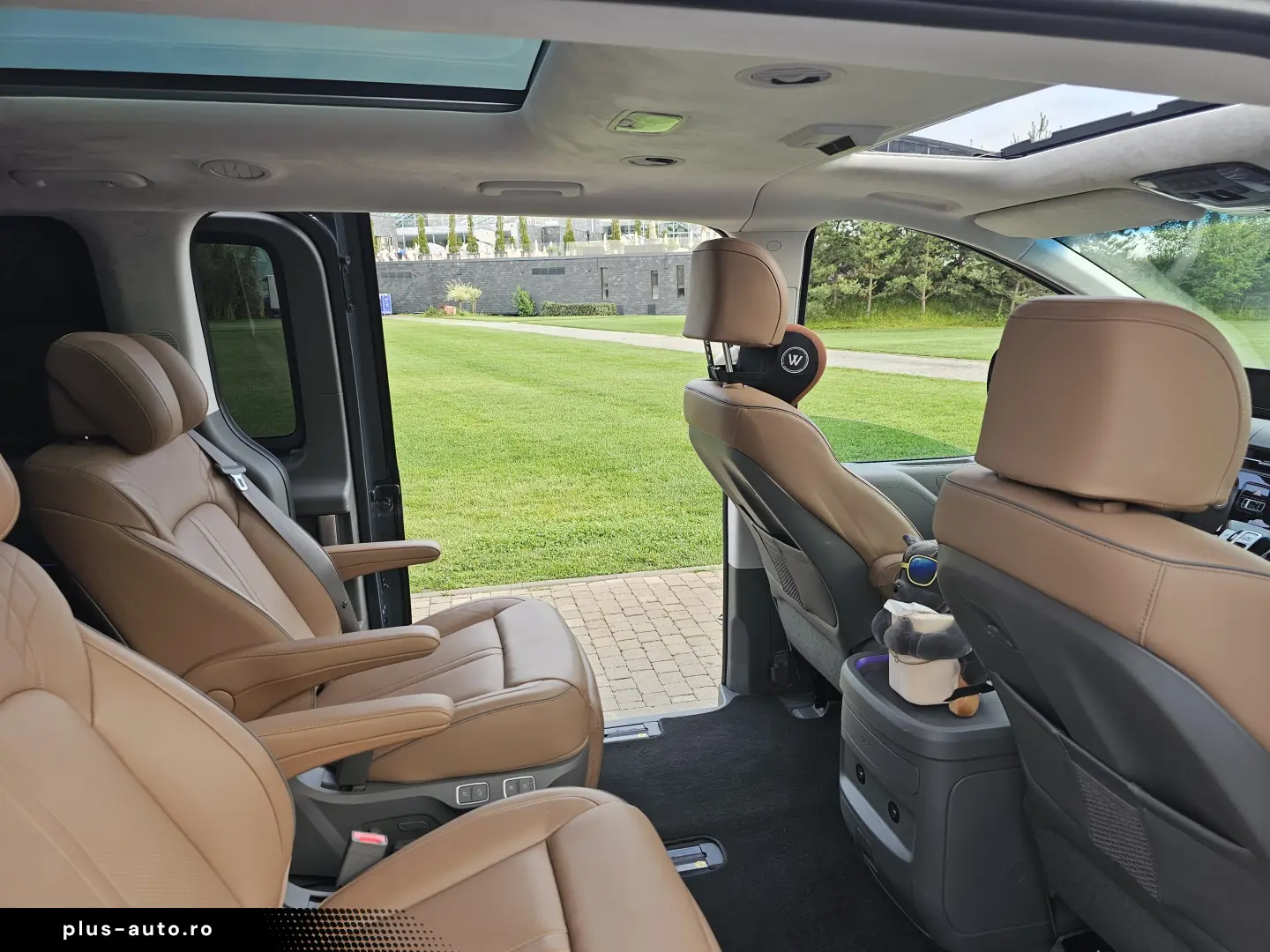 Hyundai STARIA PREMIUM