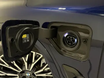 BMW X5 xDrive50e M Sportpaket AHK ACC 360  HUD HK