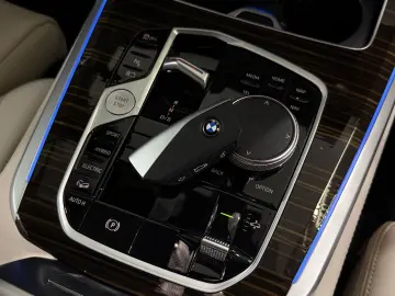 BMW X5 xDrive50e M Sportpaket AHK ACC 360  HUD HK