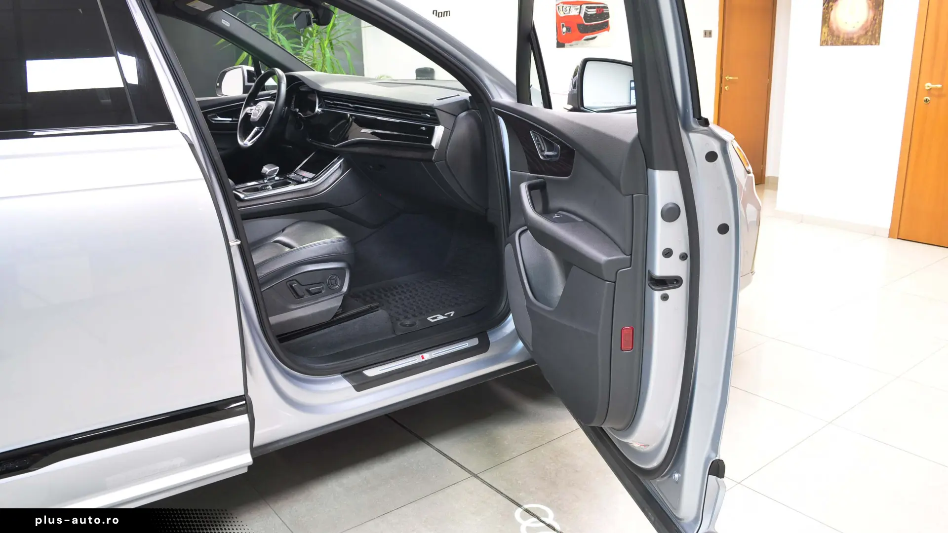 AUDI Q7 3.0i QUATTRO 340 CP S LINE PANO 4XCAMERA