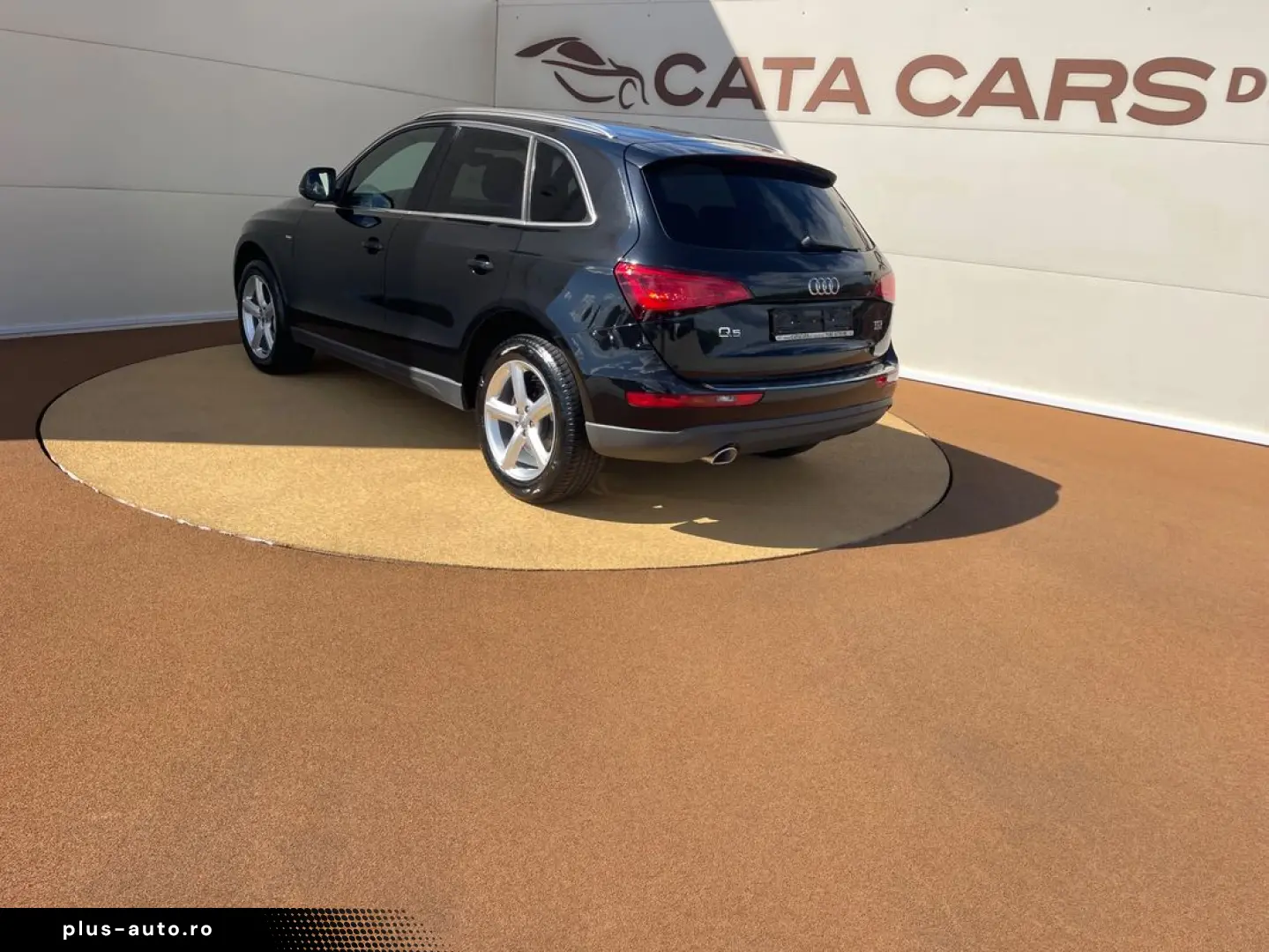 Audi Q5 2.0TDI  177CP  SLINE  BI-Xenon  Piele  Scaune încălz