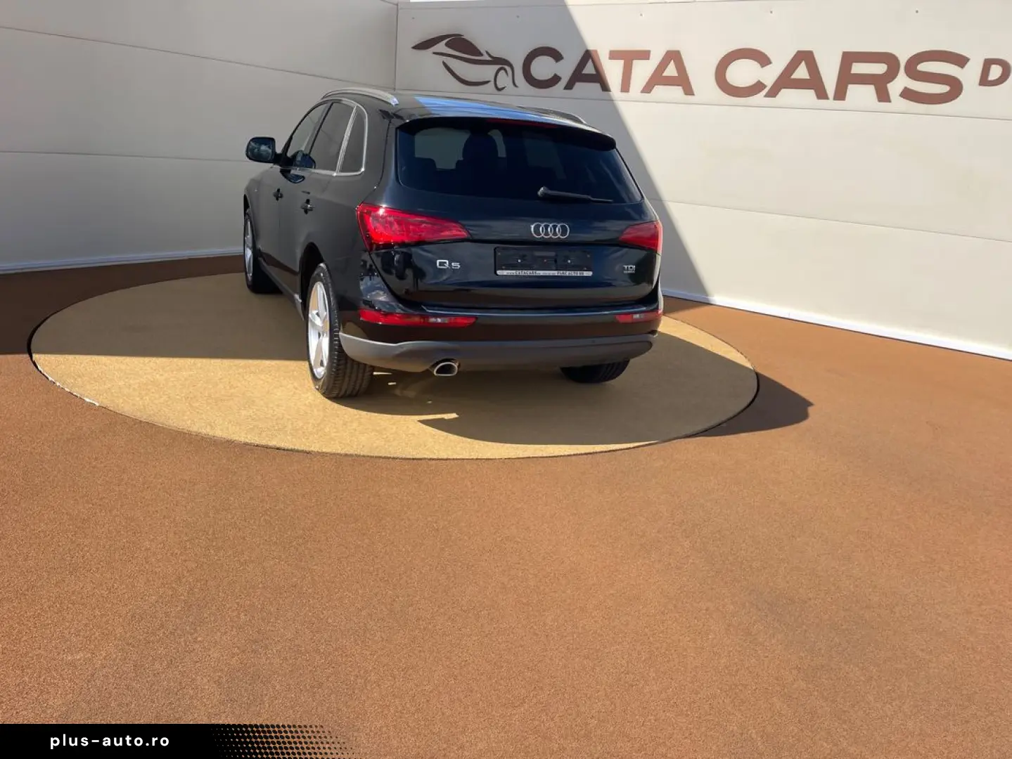 Audi Q5 2.0TDI  177CP  SLINE  BI-Xenon  Piele  Scaune încălz