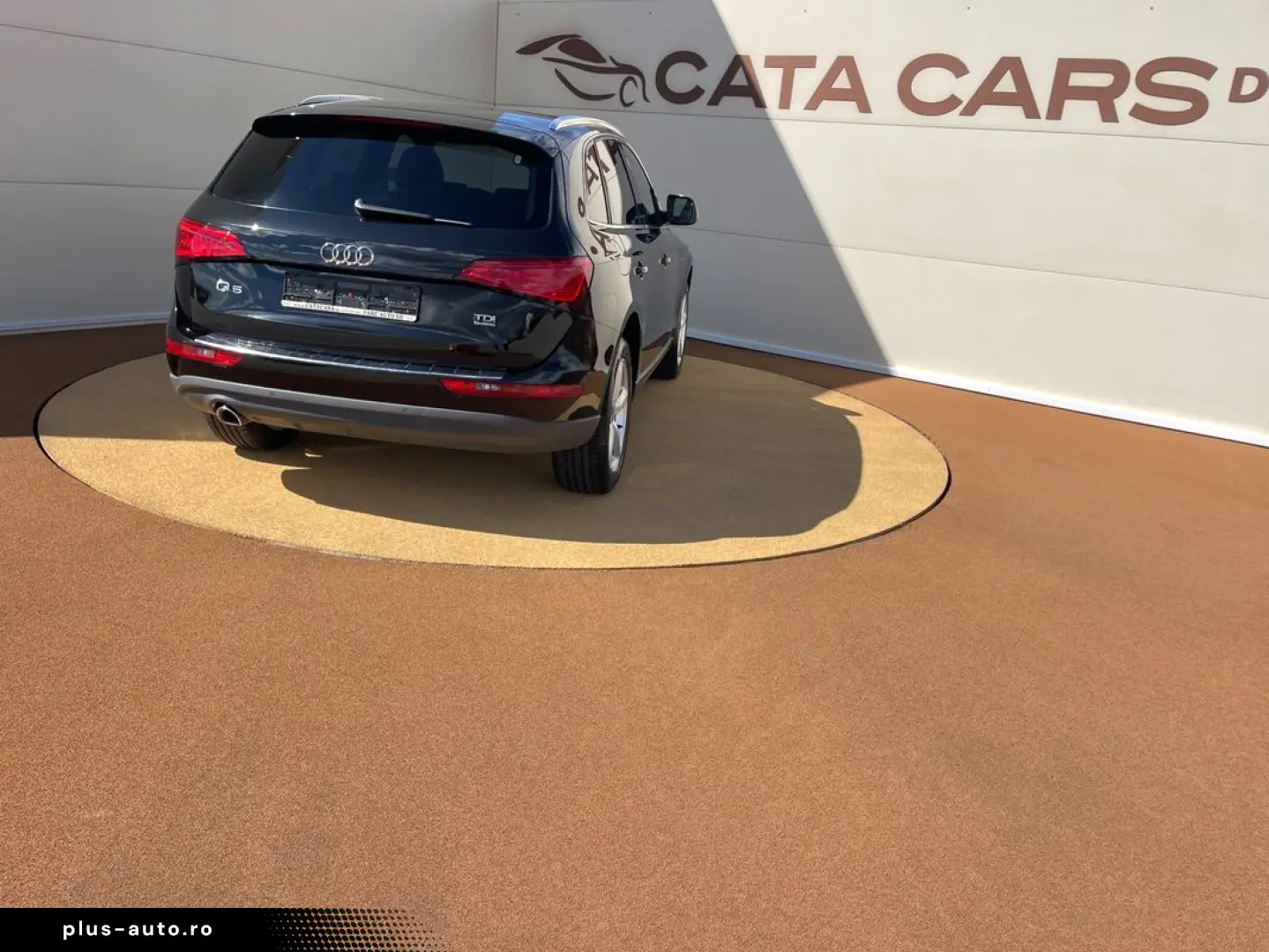 Audi Q5 2.0TDI  177CP  SLINE  BI-Xenon  Piele  Scaune încălz