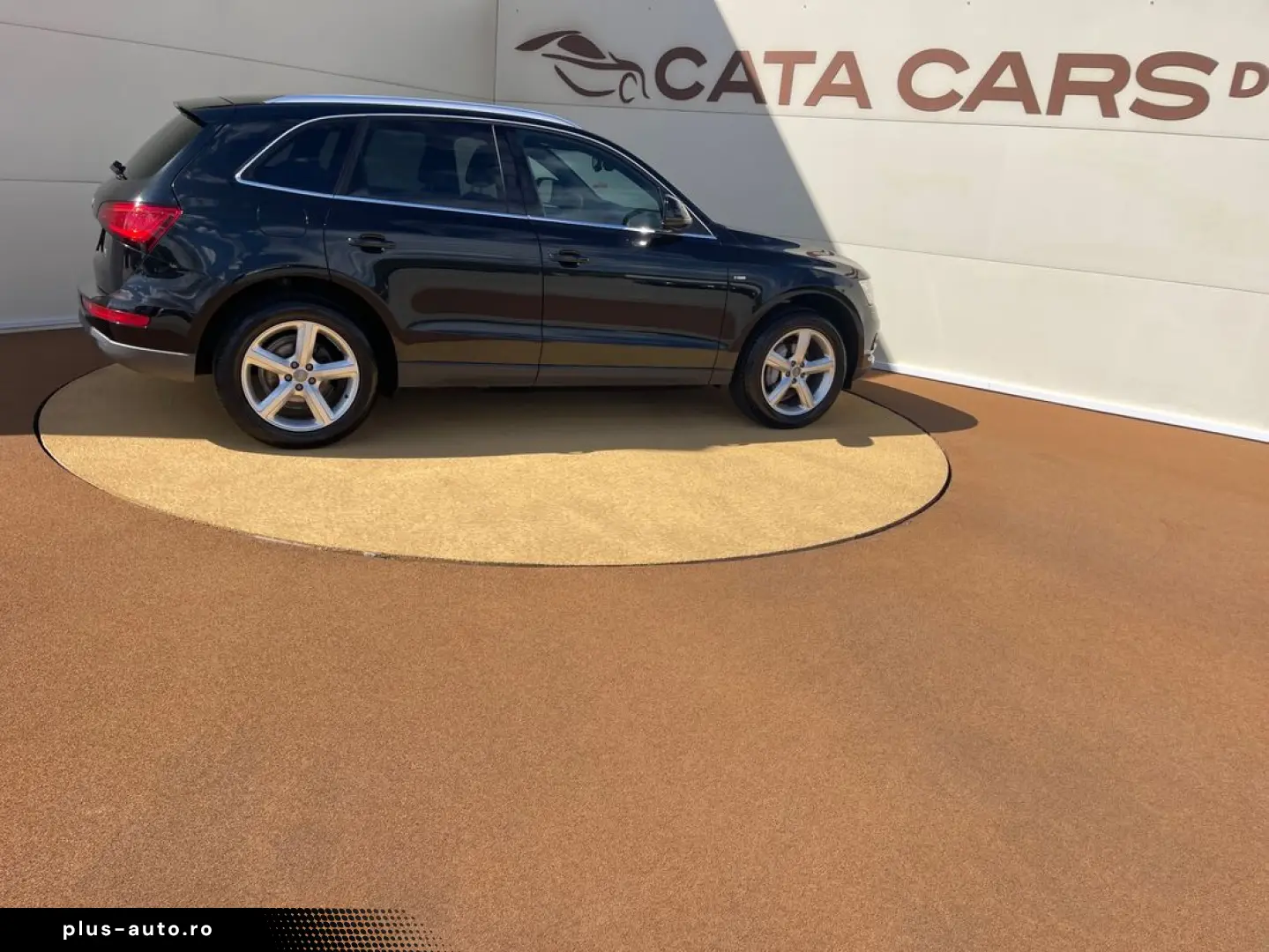 Audi Q5 2.0TDI  177CP  SLINE  BI-Xenon  Piele  Scaune încălz