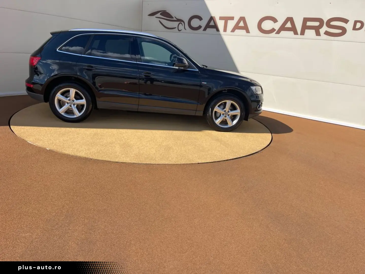Audi Q5 2.0TDI  177CP  SLINE  BI-Xenon  Piele  Scaune încălz