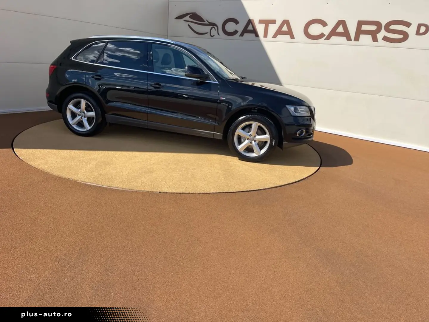 Audi Q5 2.0TDI  177CP  SLINE  BI-Xenon  Piele  Scaune încălz