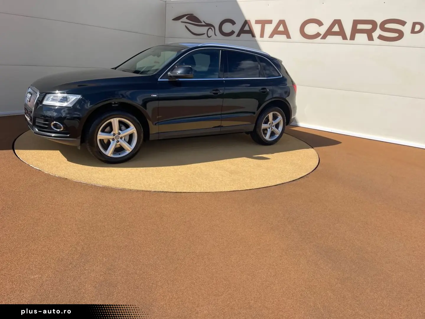 Audi Q5 2.0TDI  177CP  SLINE  BI-Xenon  Piele  Scaune încălz