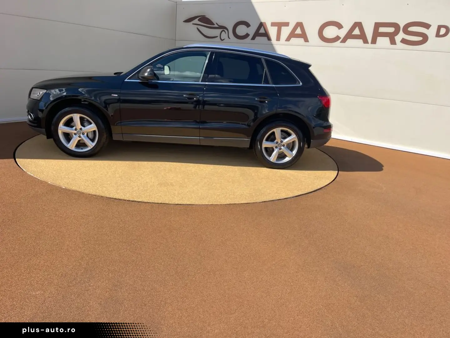 Audi Q5 2.0TDI  177CP  SLINE  BI-Xenon  Piele  Scaune încălz