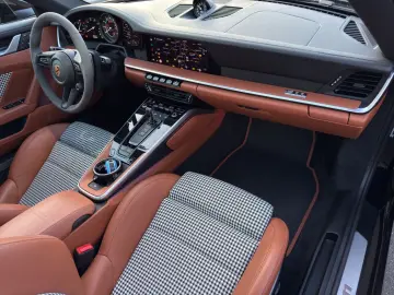 PORSCHE 911 Carrera S Heritage Approved 1.Hand Facelift