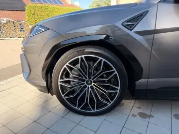 LAMBORGHINI Urus SE PANO B&O MASSAGE MWST
