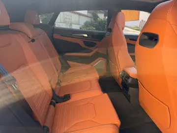 LAMBORGHINI Urus SE PANO B&O MASSAGE MWST