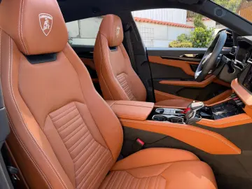 LAMBORGHINI Urus SE PANO B&O MASSAGE MWST