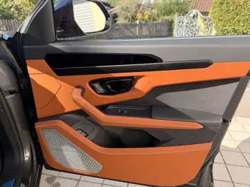 LAMBORGHINI Urus SE PANO B&O MASSAGE MWST