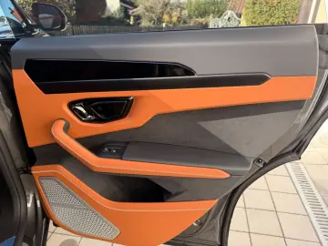 LAMBORGHINI Urus SE PANO B&O MASSAGE MWST