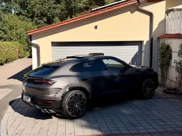 LAMBORGHINI Urus SE PANO B&O MASSAGE MWST