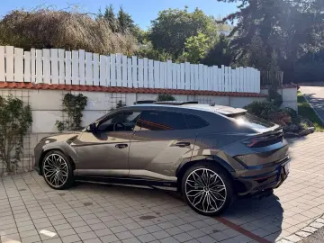 LAMBORGHINI Urus SE PANO B&O MASSAGE MWST