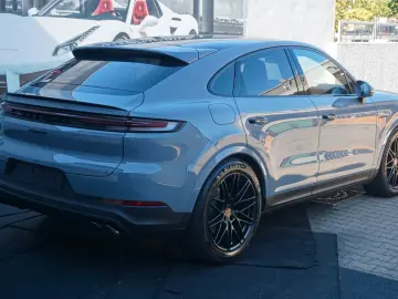 PORSCHE Cayenne Coupe E-Hybrid Arktikgrau 18Wege Sitze