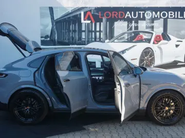 PORSCHE Cayenne Coupe E-Hybrid Arktikgrau 18Wege Sitze