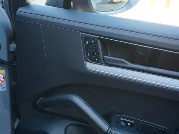 PORSCHE Cayenne Coupe E-Hybrid Arktikgrau 18Wege Sitze
