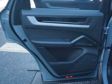 PORSCHE Cayenne Coupe E-Hybrid Arktikgrau 18Wege Sitze