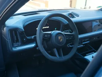 PORSCHE Cayenne Coupe E-Hybrid Arktikgrau 18Wege Sitze
