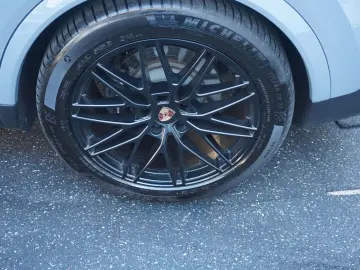 PORSCHE Cayenne Coupe E-Hybrid Arktikgrau 18Wege Sitze