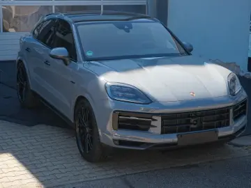 PORSCHE Cayenne Coupe E-Hybrid Arktikgrau 18Wege Sitze