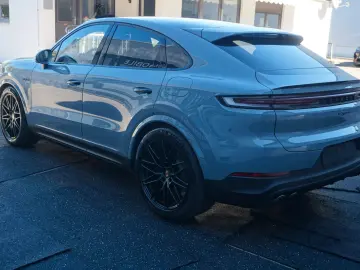PORSCHE Cayenne Coupe E-Hybrid Arktikgrau 18Wege Sitze
