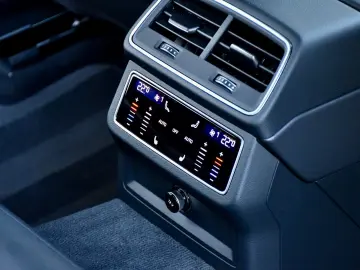 AUDI A6 50 TDI Qu Exclusive Matrix Luft B&O HUD