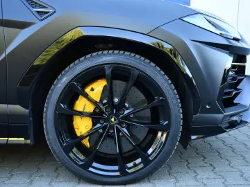 LAMBORGHINI Urus 4.0 V8 Automat.