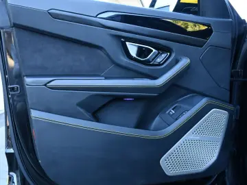 LAMBORGHINI Urus 4.0 V8 Automat.