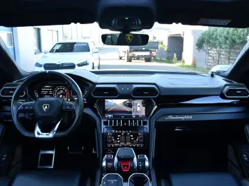 LAMBORGHINI Urus 4.0 V8 Automat.