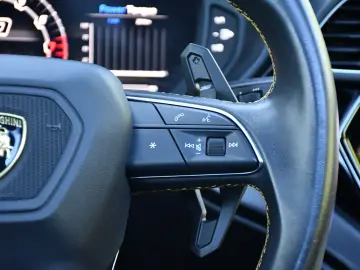 LAMBORGHINI Urus 4.0 V8 Automat.