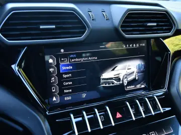 LAMBORGHINI Urus 4.0 V8 Automat.