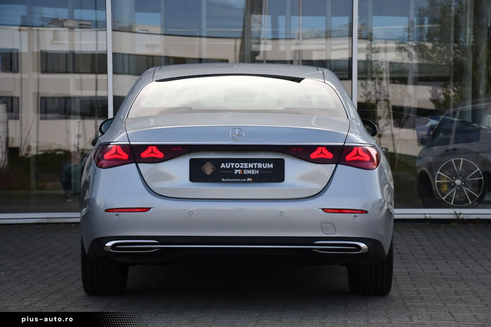 MERCEDES-BENZ E 220d Limousine  Avantgarde HeadUp 360