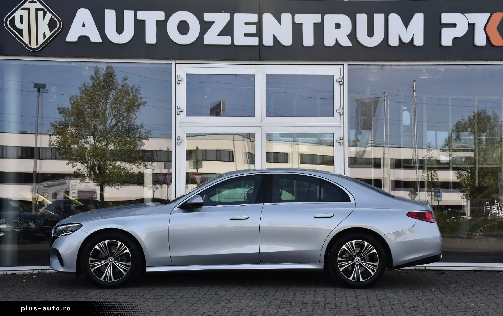 MERCEDES-BENZ E 220d Limousine  Avantgarde HeadUp 360