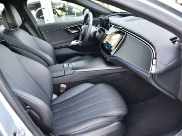 MERCEDES-BENZ E 220d Limousine  Avantgarde HeadUp 360