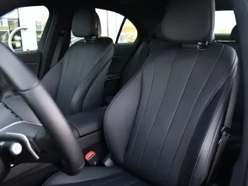 MERCEDES-BENZ E 220d Limousine  Avantgarde HeadUp 360