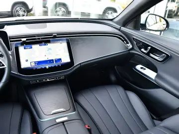 MERCEDES-BENZ E 220d Limousine  Avantgarde HeadUp 360