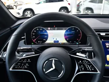 MERCEDES-BENZ E 220d Limousine  Avantgarde HeadUp 360