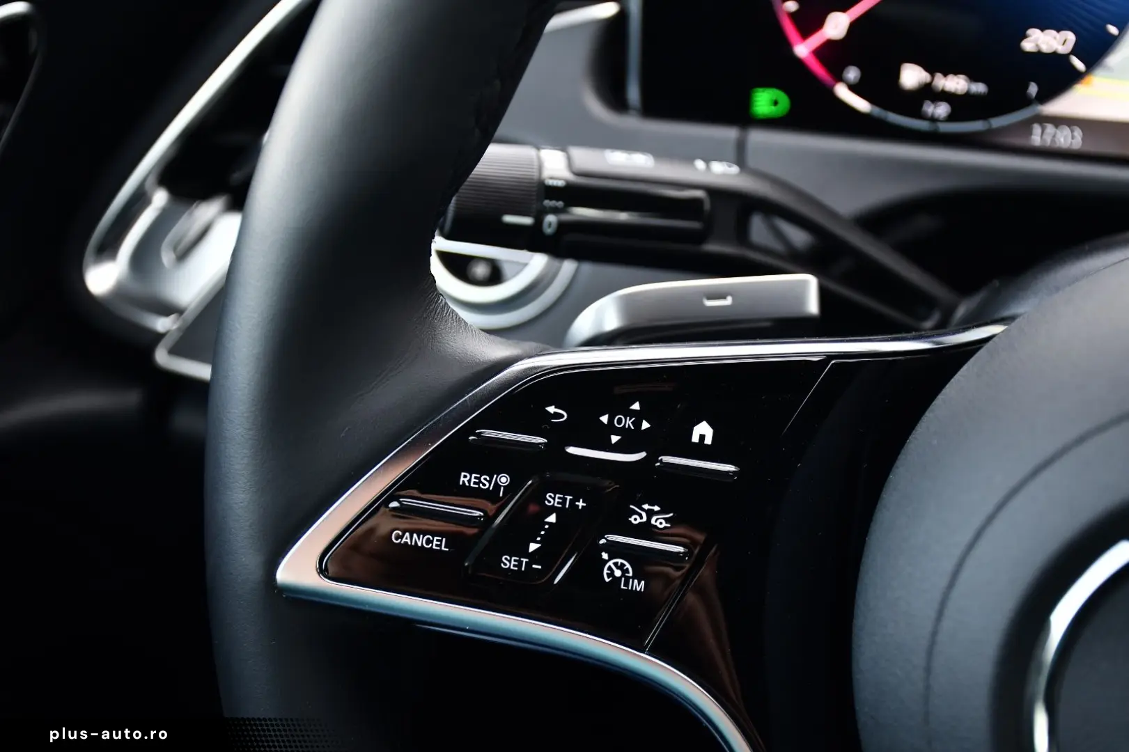 MERCEDES-BENZ E 220d Limousine  Avantgarde HeadUp 360