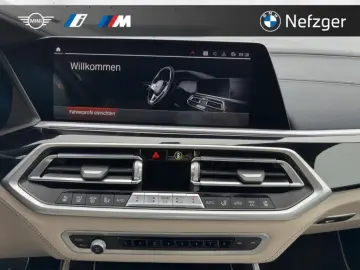 BMW X5 M50 i LASER HUD PANO H&K SOFTCLOSE STANDH. RF
