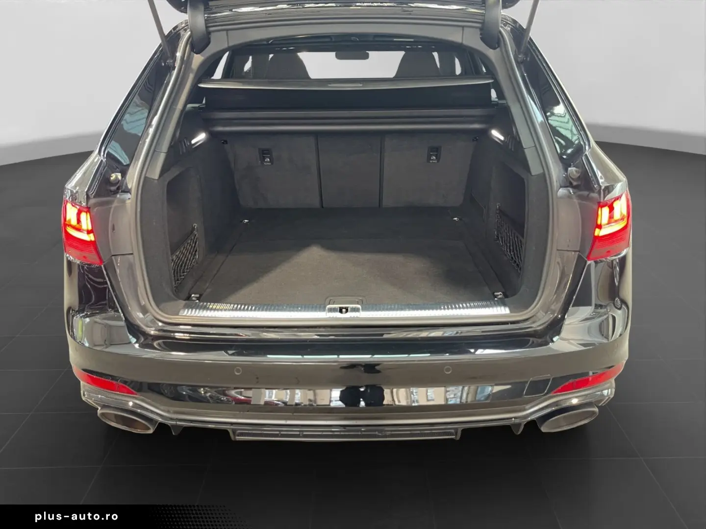 AUDI RS4 Avant TFSI Q SPORT-AGA  MATRIX HuD NAVI