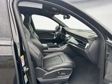 AUDI SQ7 TFSI competitionPlus 7Sitzer AHK B&O Pano