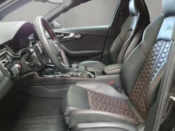 AUDI RS 4 Avant 4 331(450) kW(PS) tiptronic