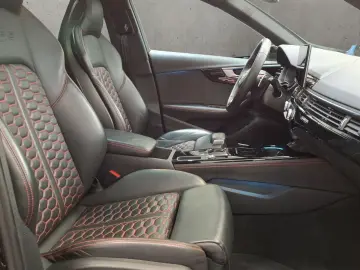 AUDI RS 4 Avant 4 331(450) kW(PS) tiptronic
