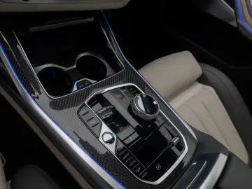 BMW X7 M60i xD Individual HUD B&W SoftCL 23Zoll VOLL